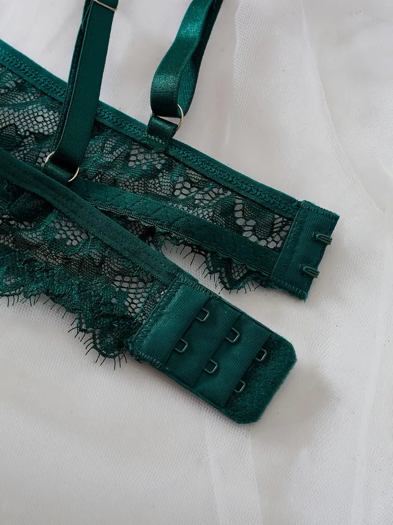 Emerald Lace Intimate Set – Bra & Thong